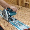 Makita 199141-8 1.5m Guide Rail in use