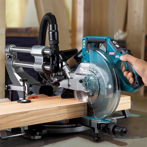 Makita LS002GD202 XGT 40V 216mm Brushless Double-Bevel Sliding Mitre Saw (2x 2.5Ah Batts, Fast Charger, Blade & Dust Bag) (LXT Adapter Not Included)